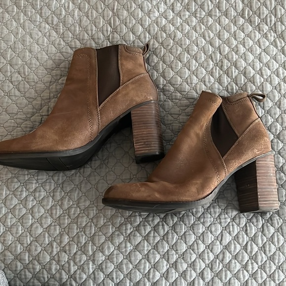 Franco Sarto Odette distressed leather boots slip on booties Sz 10 - Picture 2 of 9